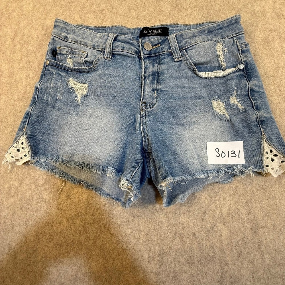 Judy Blue Distressed Denim Shorts Light Wash Crochet Lace Side Slit Size‎ 28